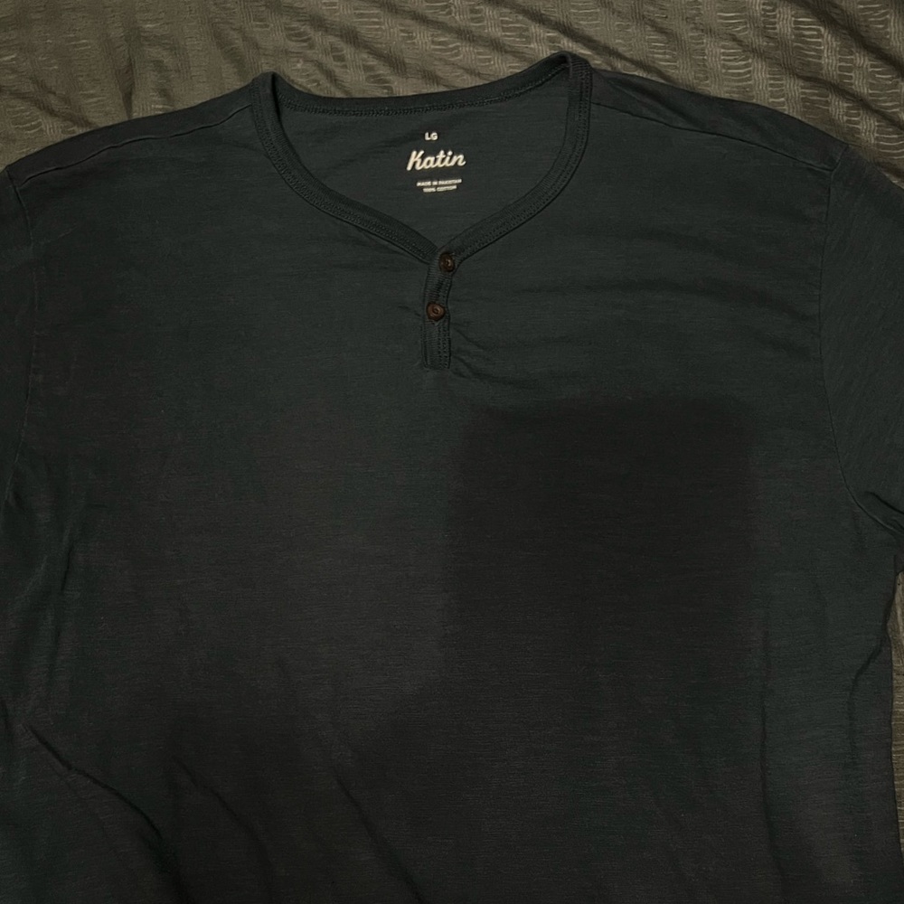 Men’s Katin Navy 2-button shirt